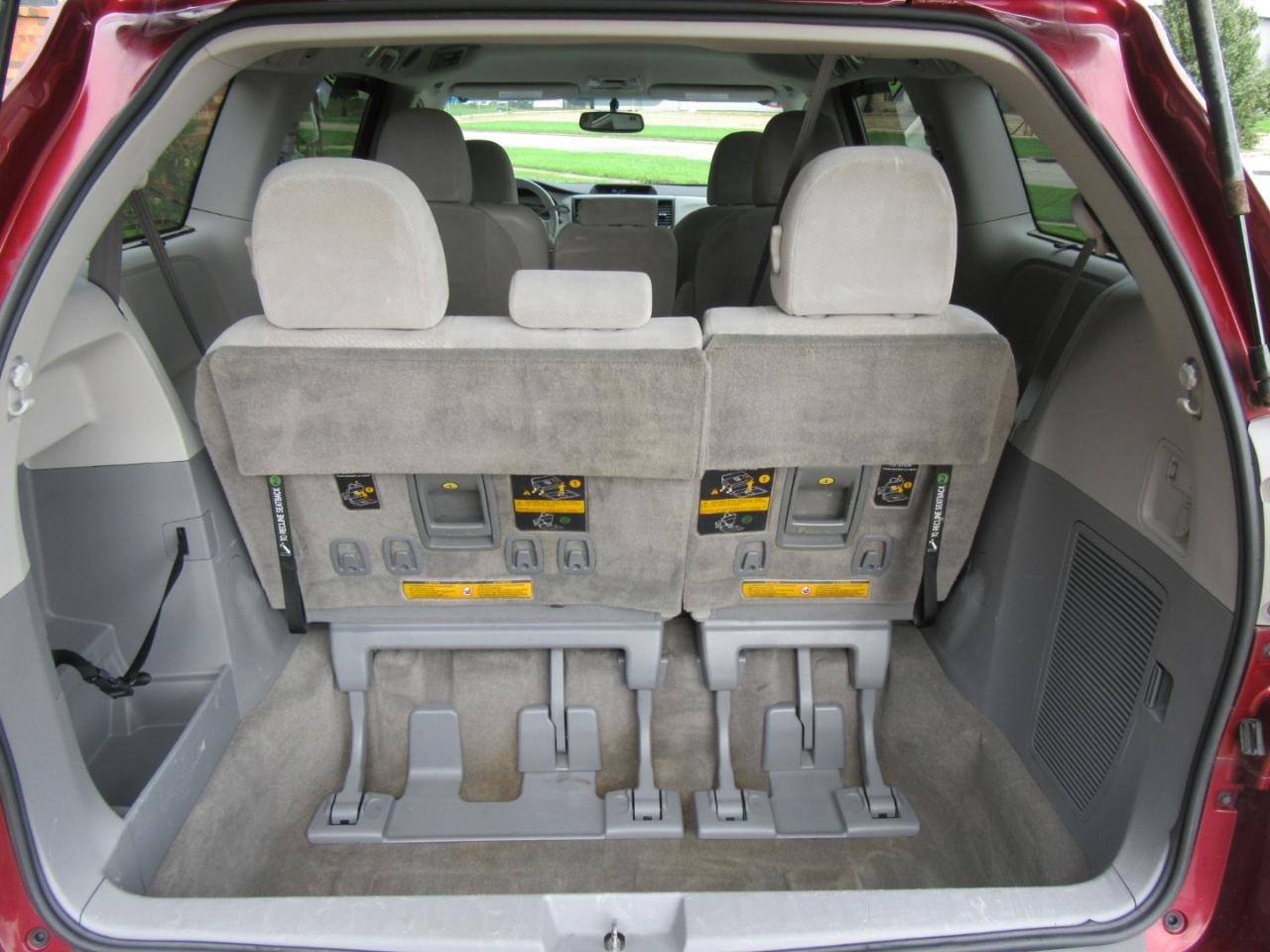 Toyota Sienna LE FWD 8-Passenger V6 2013