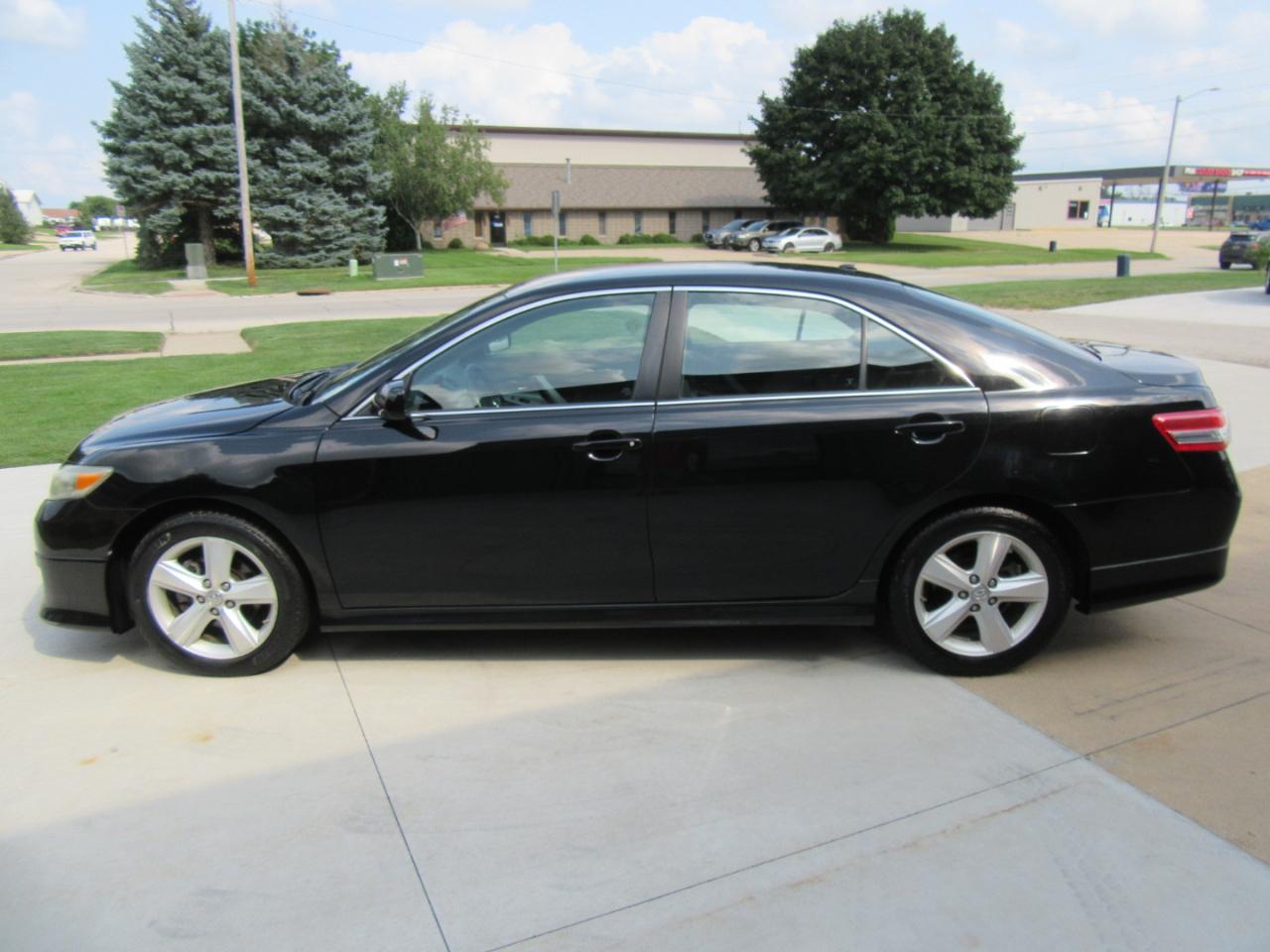 Toyota Camry SE 2011
