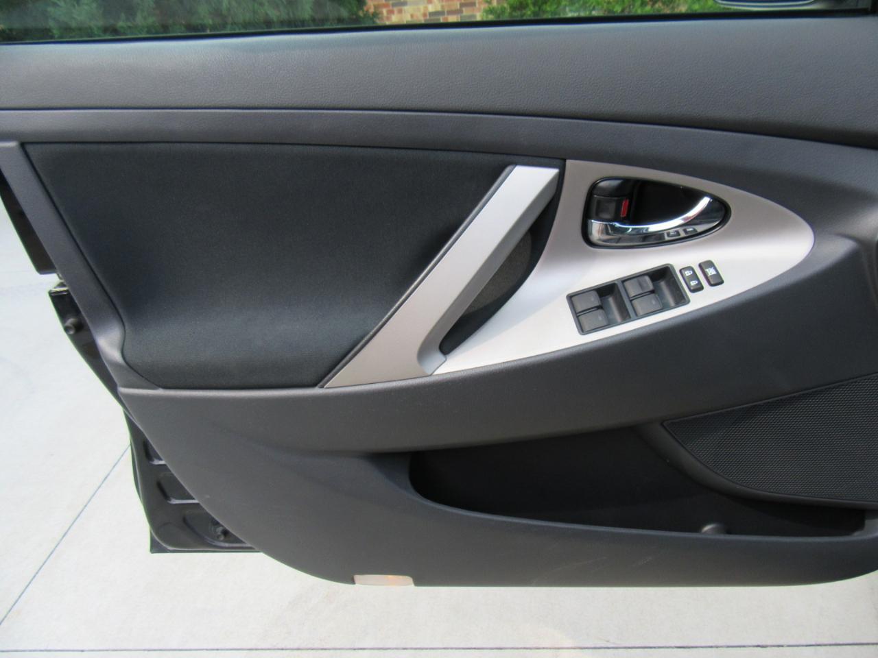 Toyota Camry SE 2011