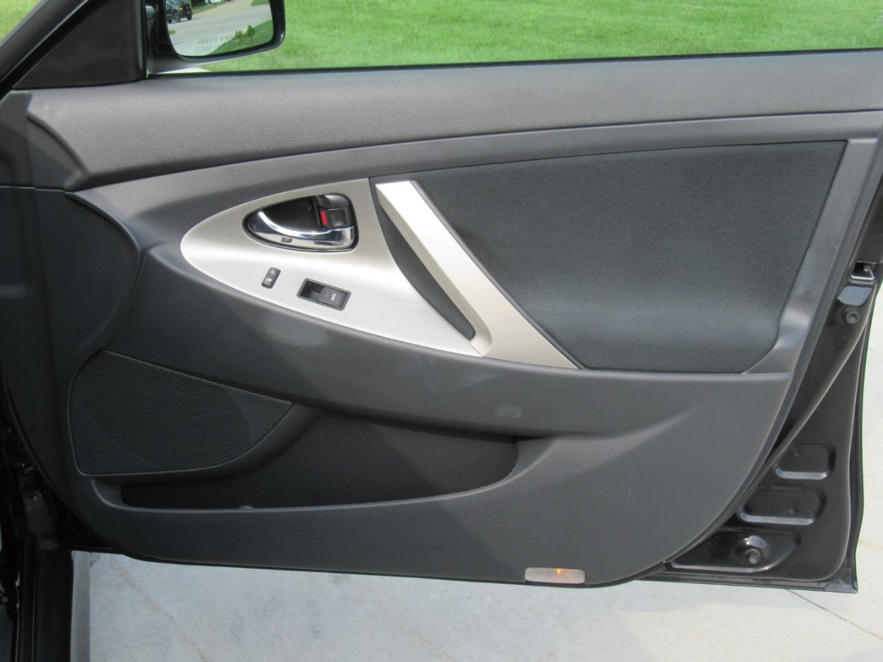 Toyota Camry SE 2011