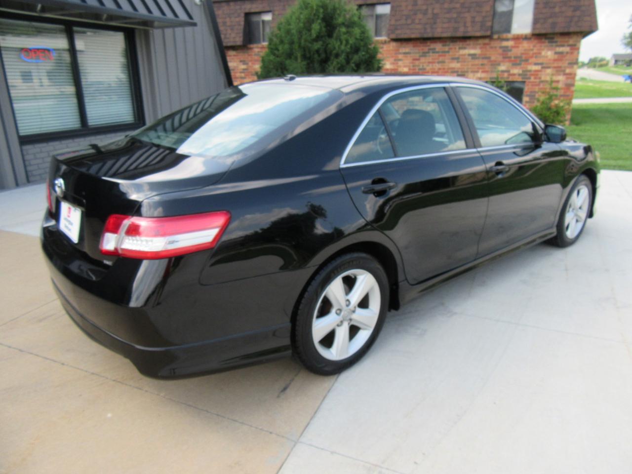 Toyota Camry SE 2011