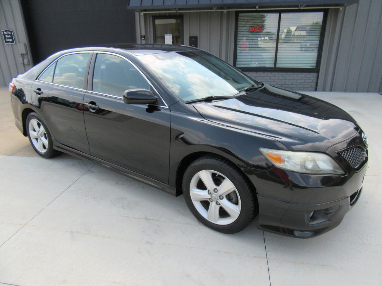 Toyota Camry SE 2011