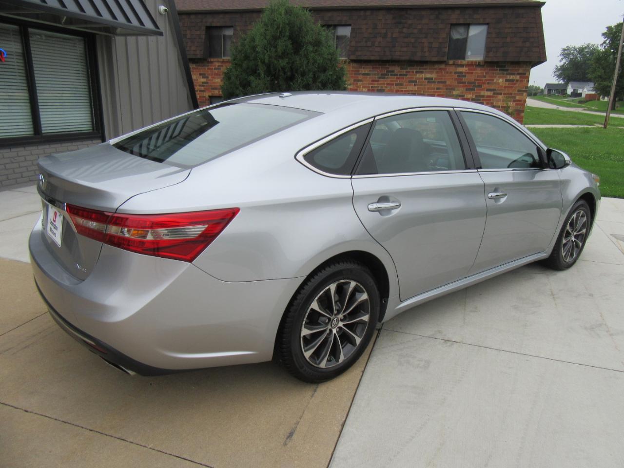 Toyota Avalon XLE 2018