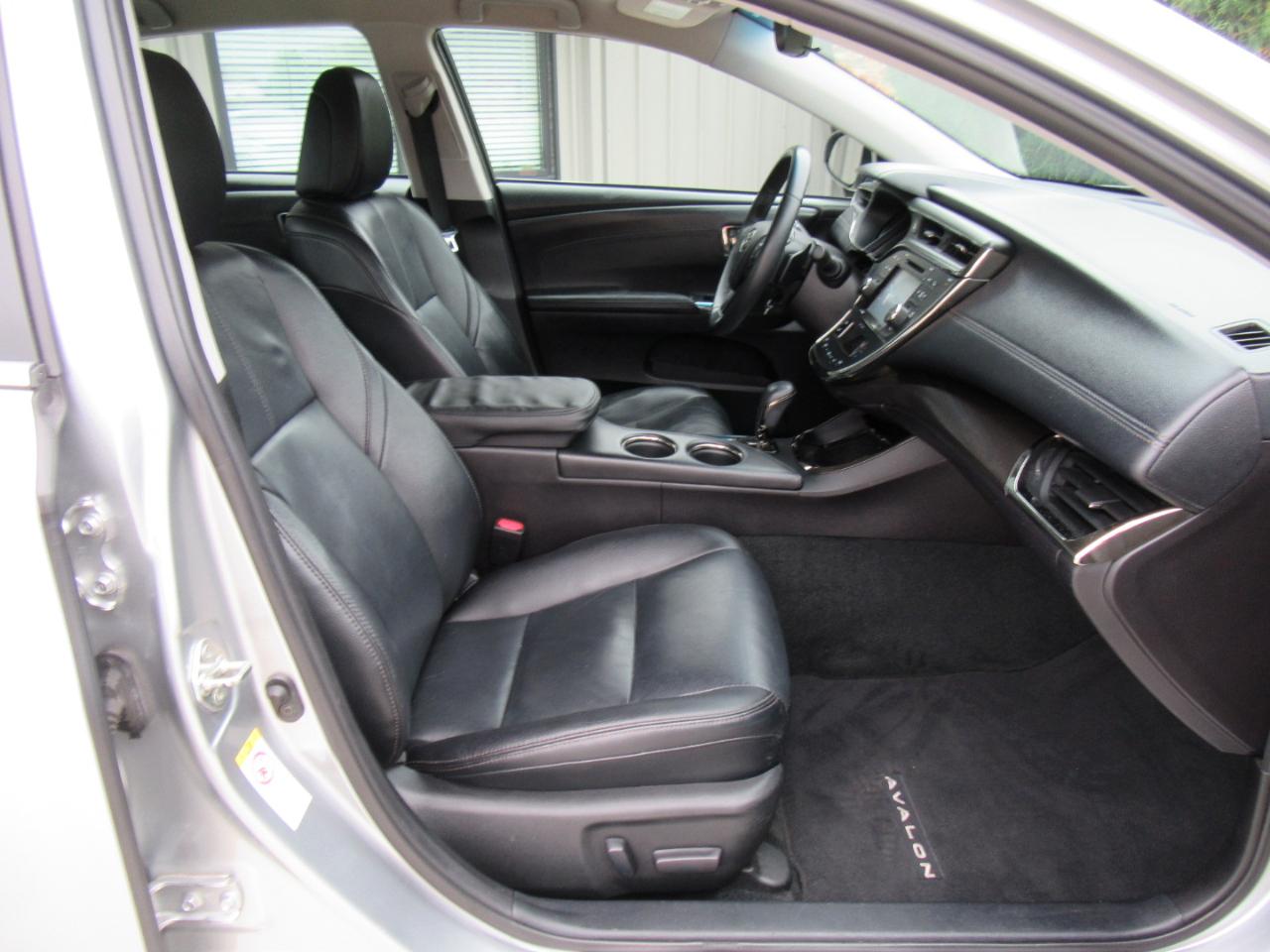 Toyota Avalon XLE 2018