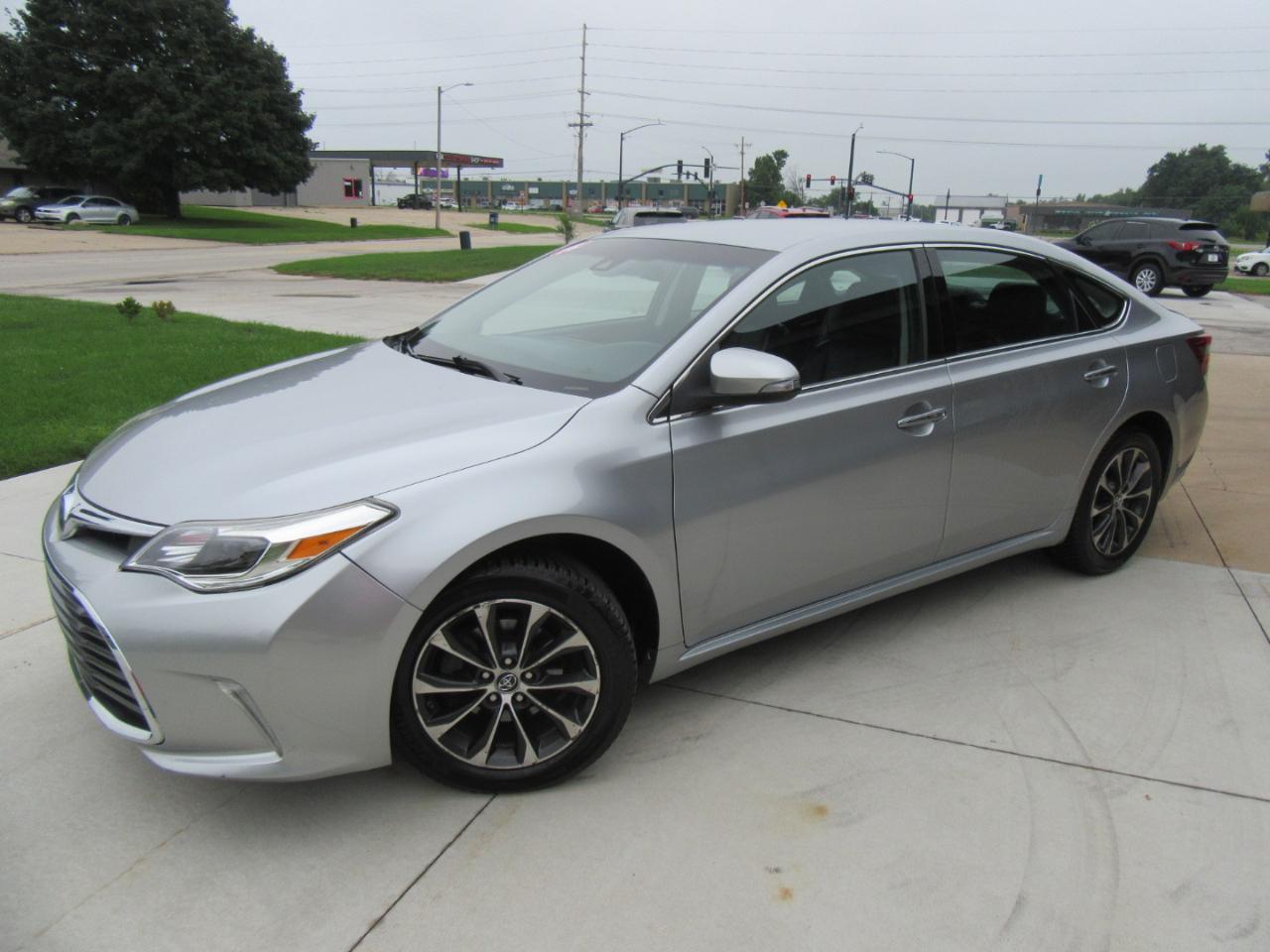 Toyota Avalon XLE 2018