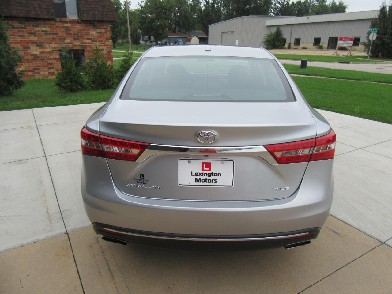 Toyota Avalon XLE 2018