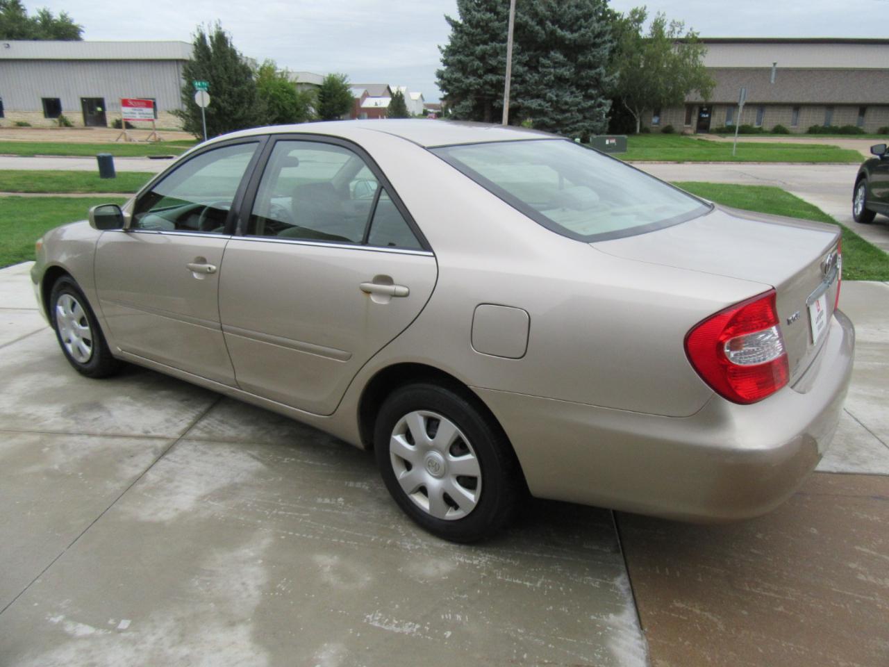 Toyota Camry LE 2003