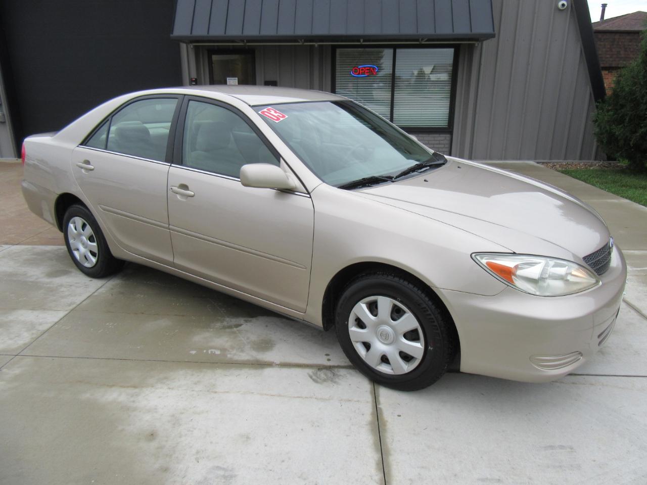 Toyota Camry LE 2003