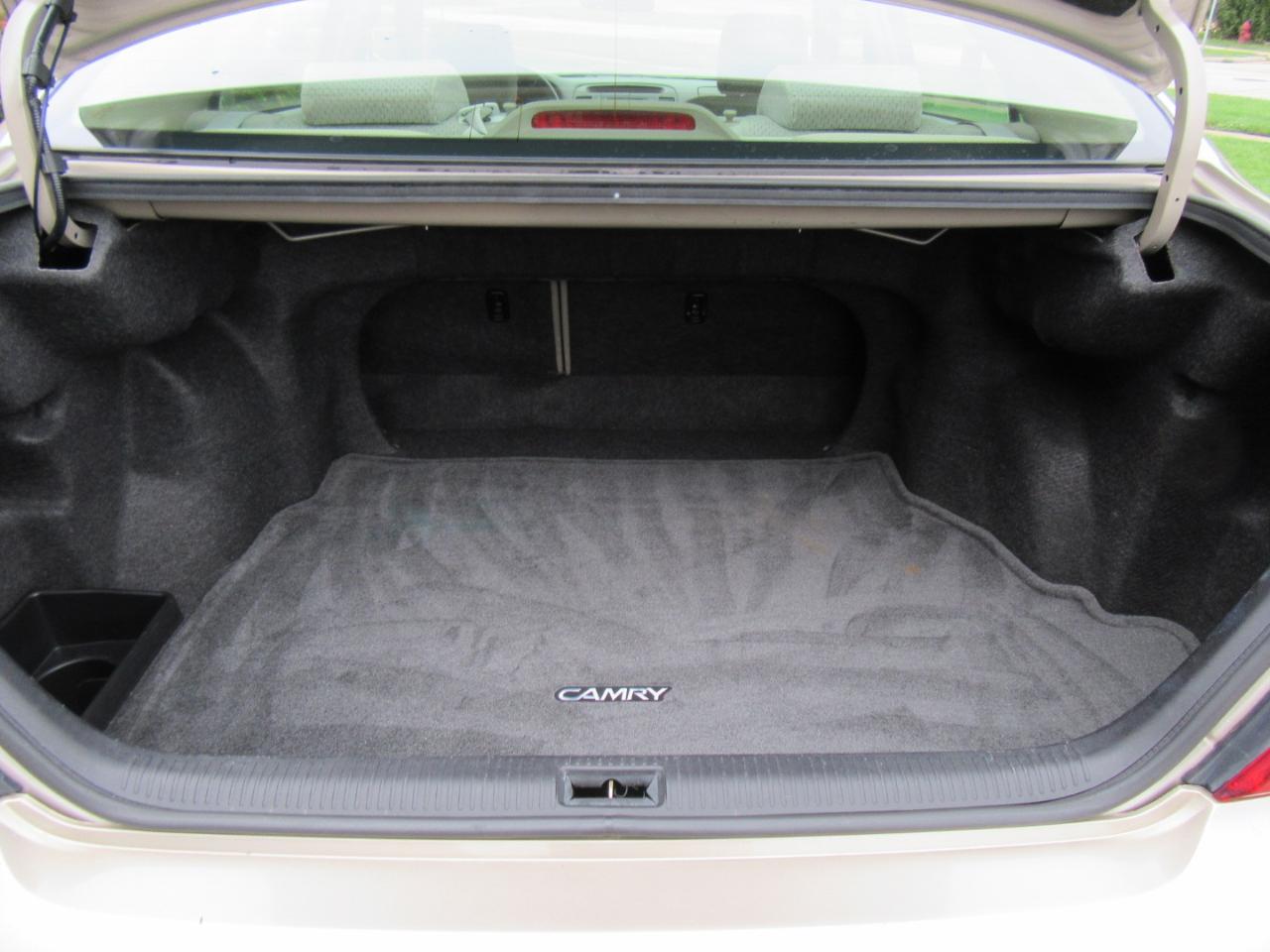 Toyota Camry LE 2003