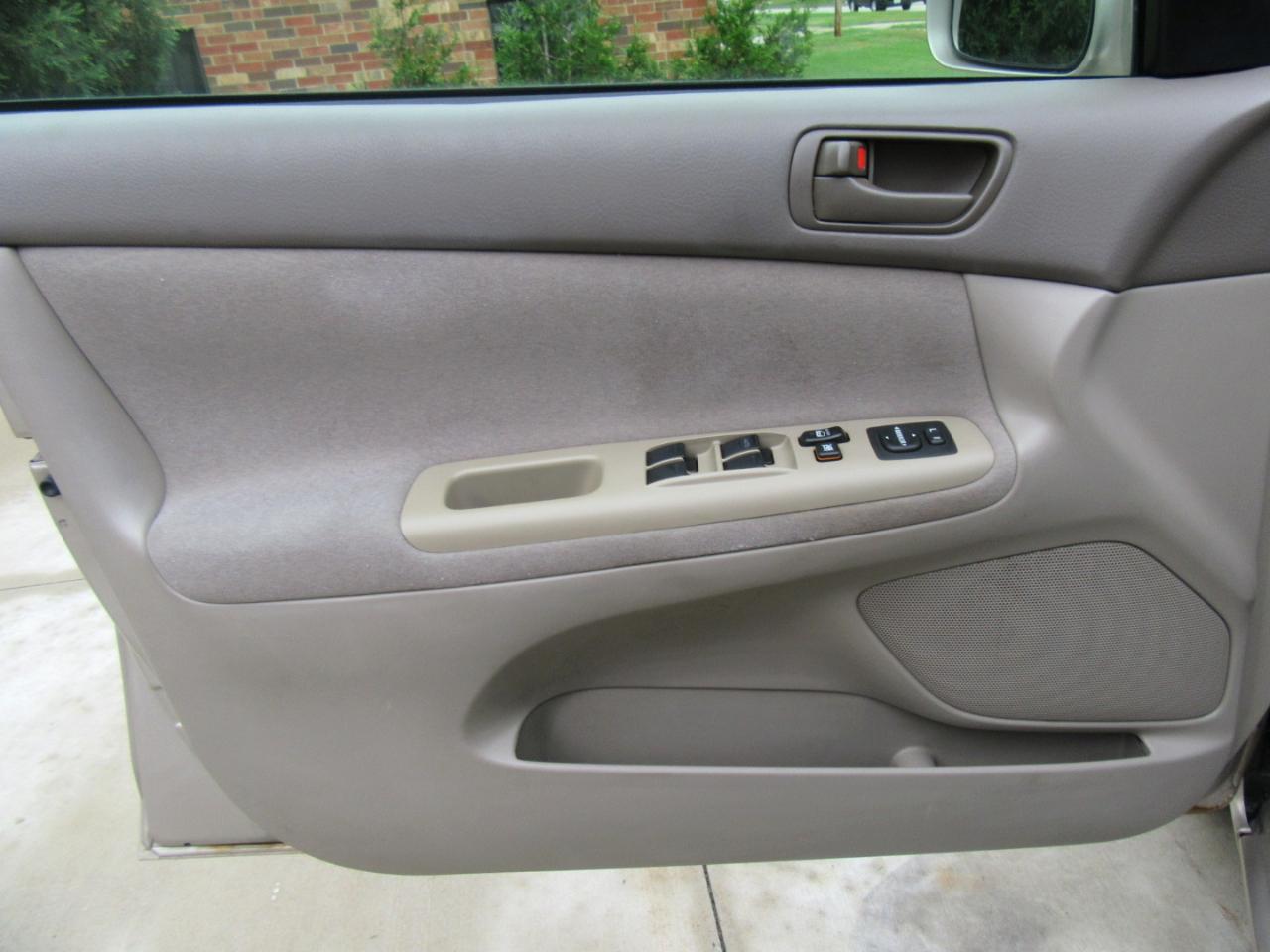 Toyota Camry LE 2003
