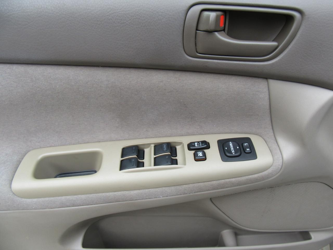 Toyota Camry LE 2003