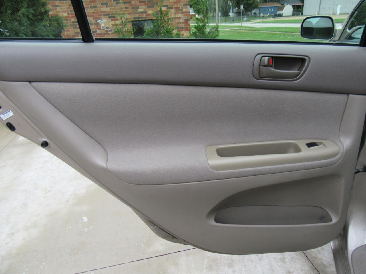 Toyota Camry LE 2003
