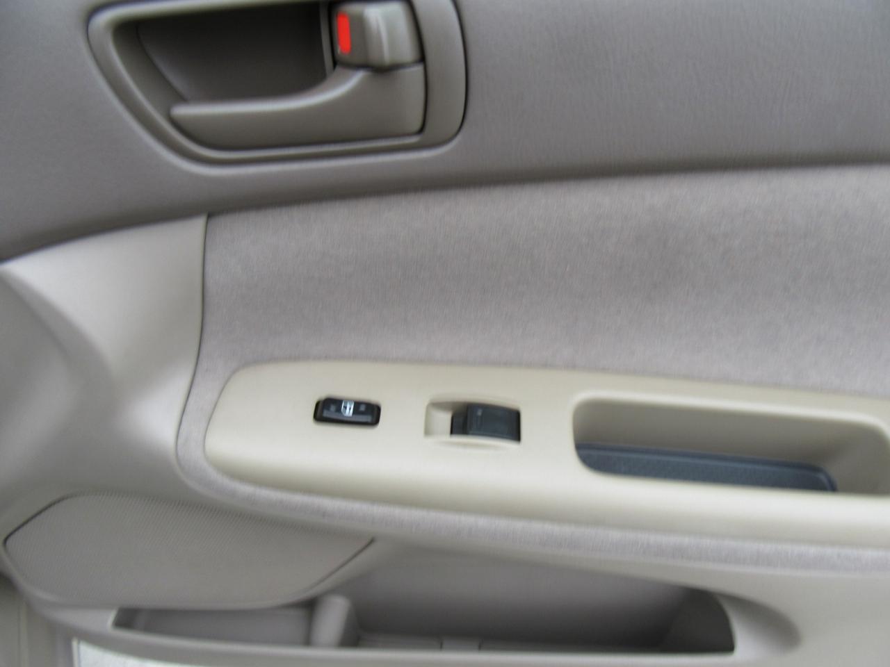 Toyota Camry LE 2003