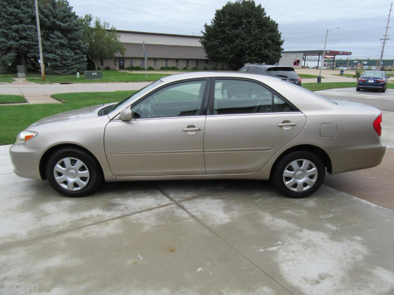 Toyota Camry LE 2003