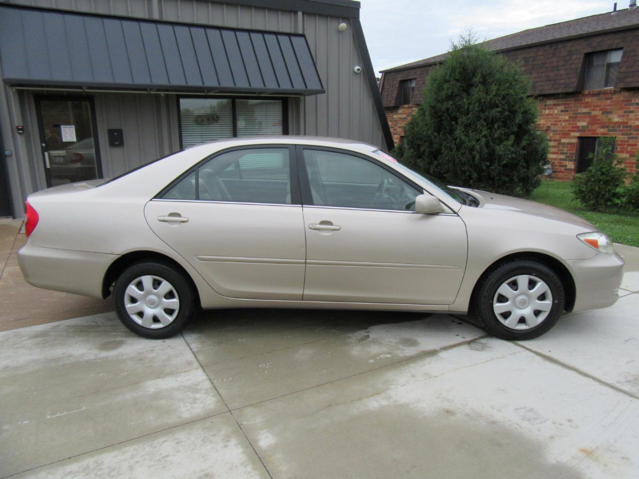 Toyota Camry LE 2003