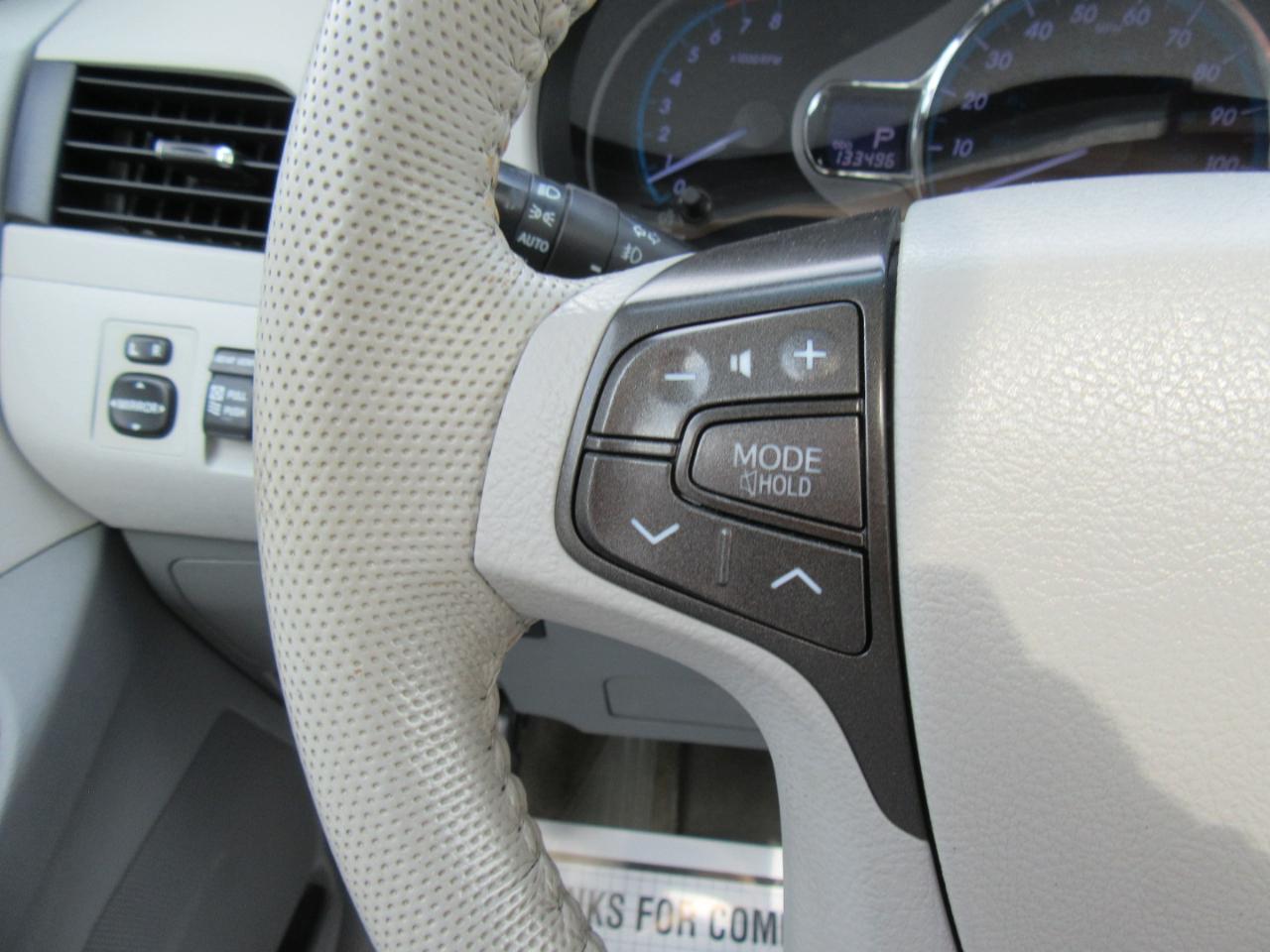 Toyota Sienna XLE AWD 7-Passenger V6 2014