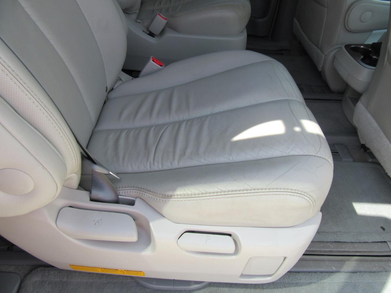 Toyota Sienna XLE AWD 7-Passenger V6 2014
