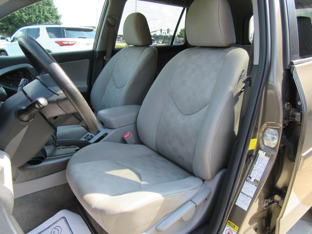 Toyota RAV4 Base 2011