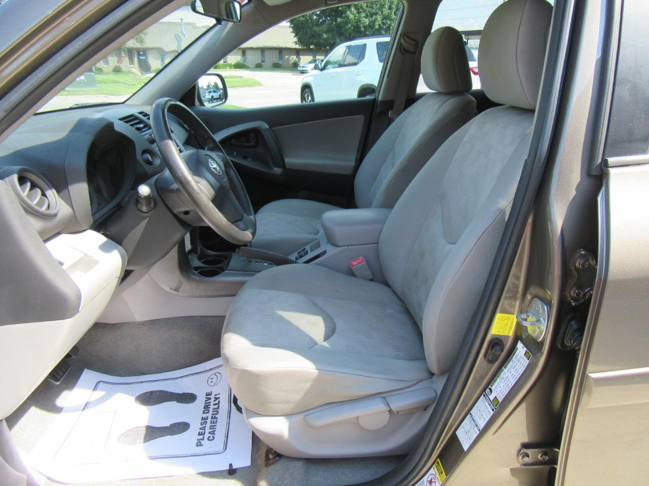 Toyota RAV4 Base 2011
