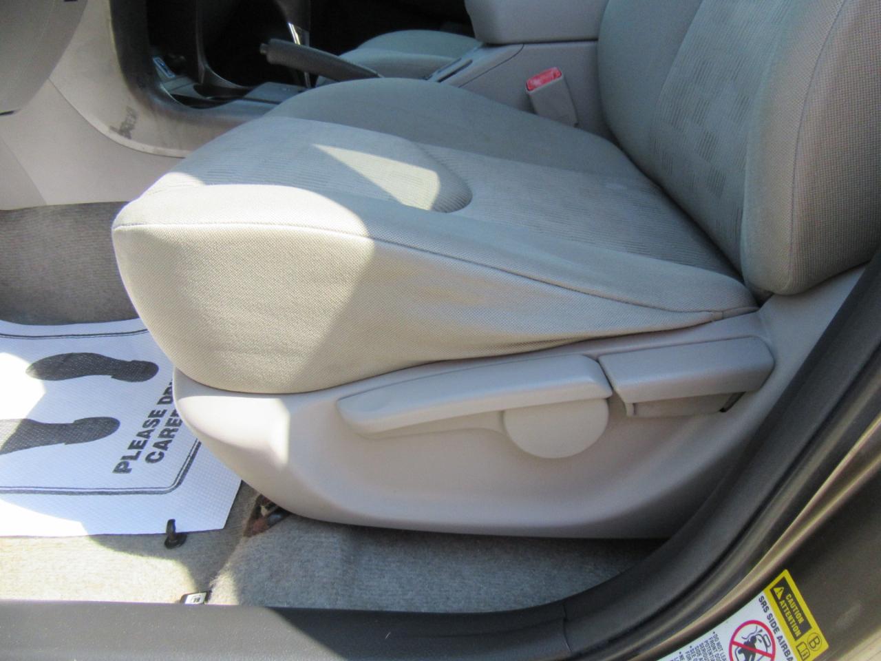 Toyota RAV4 Base 2011