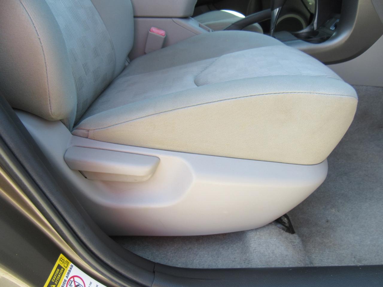 Toyota RAV4 Base 2011