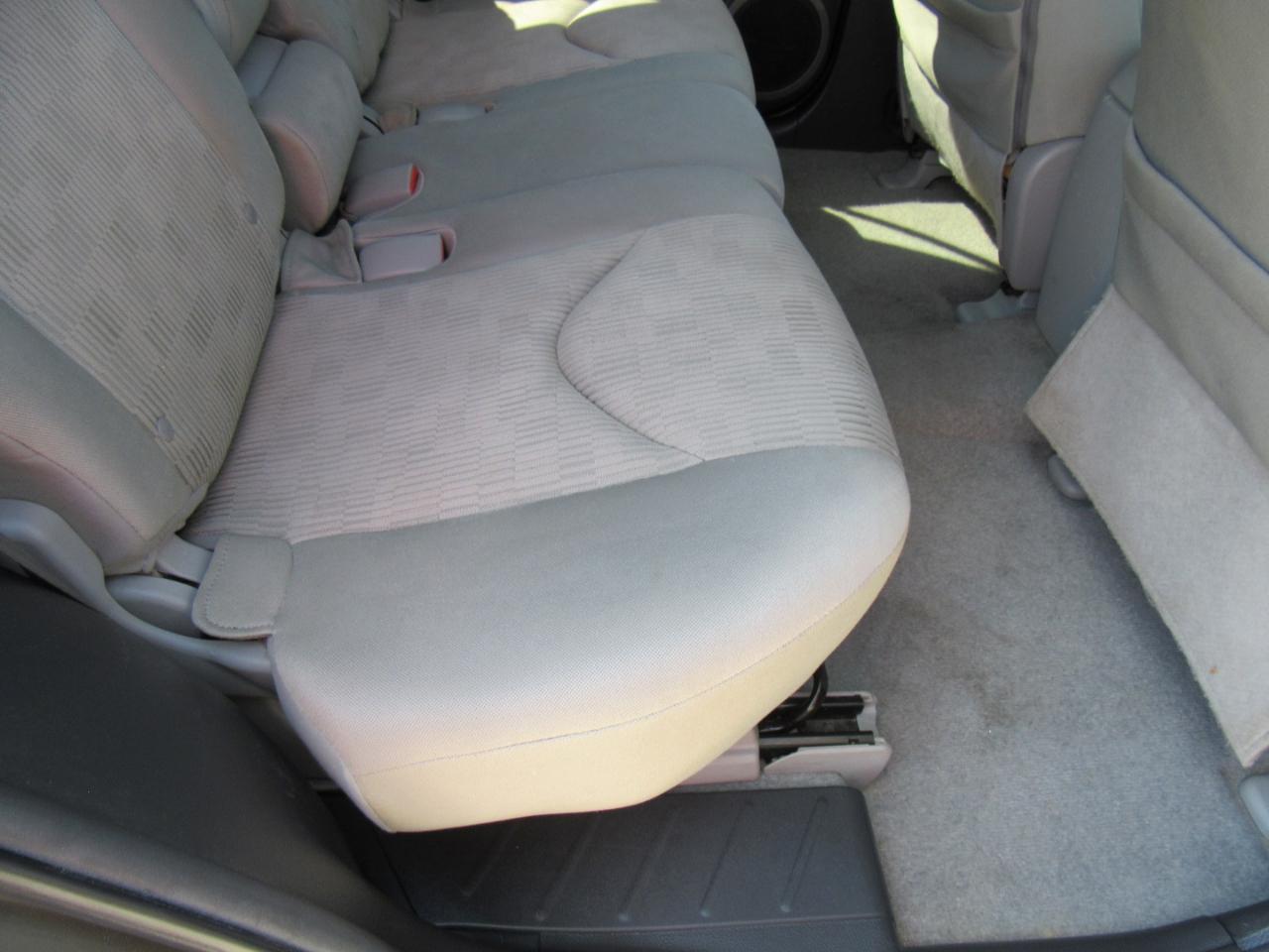 Toyota RAV4 Base 2011