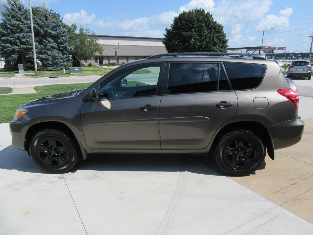 Toyota RAV4 Base 2011