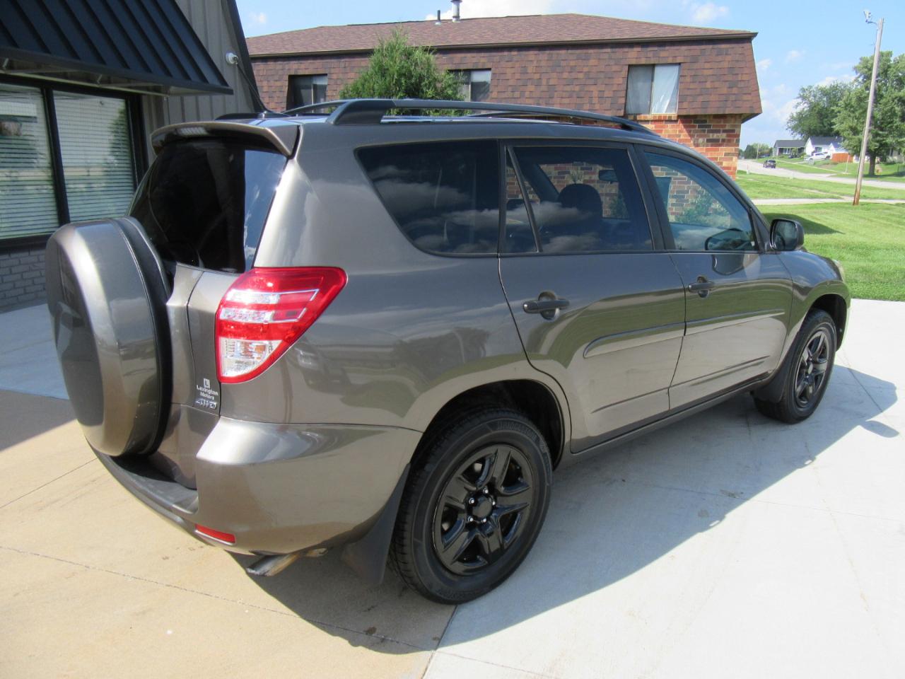 Toyota RAV4 Base 2011