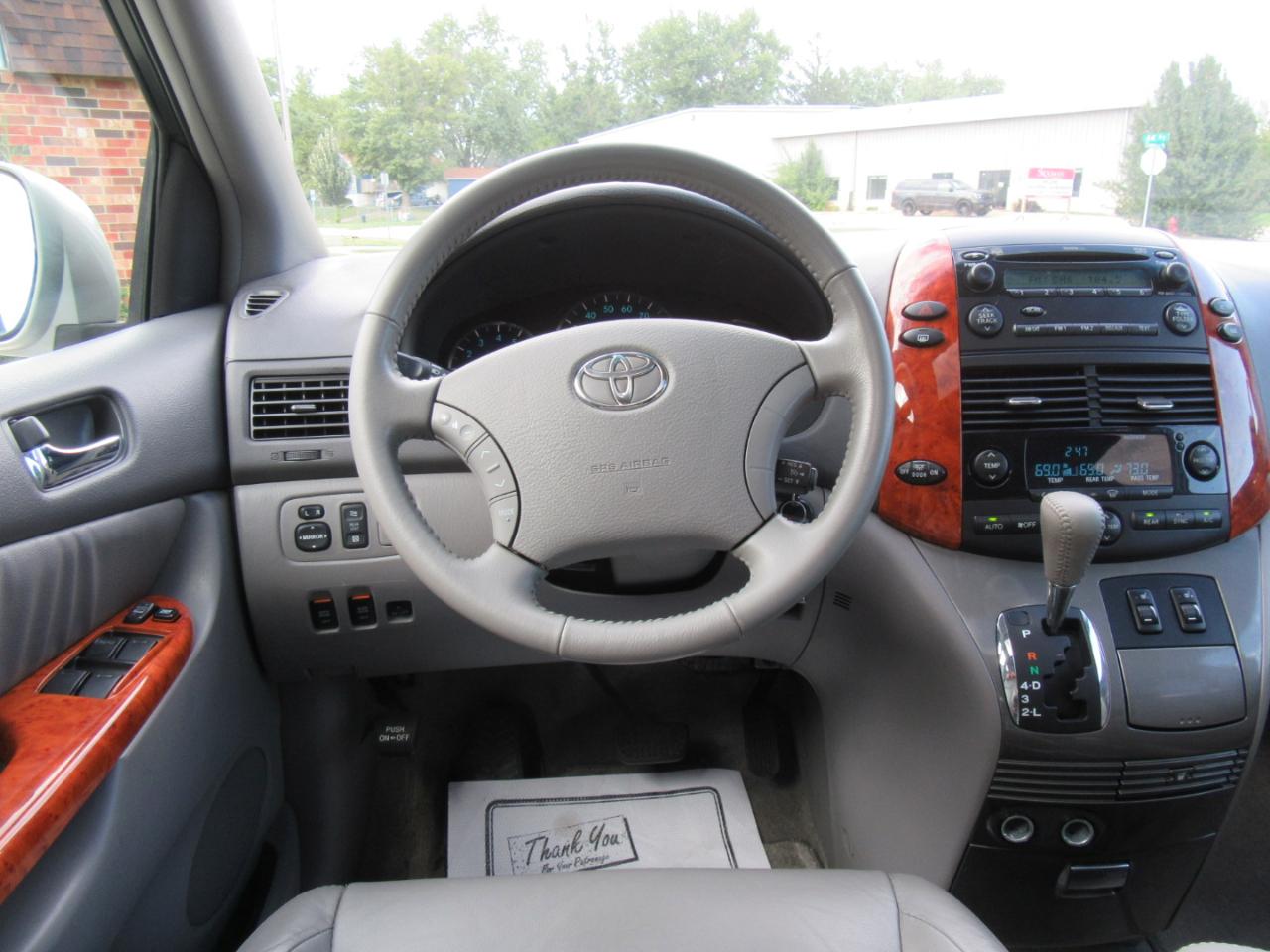 Toyota Sienna XLE 2008