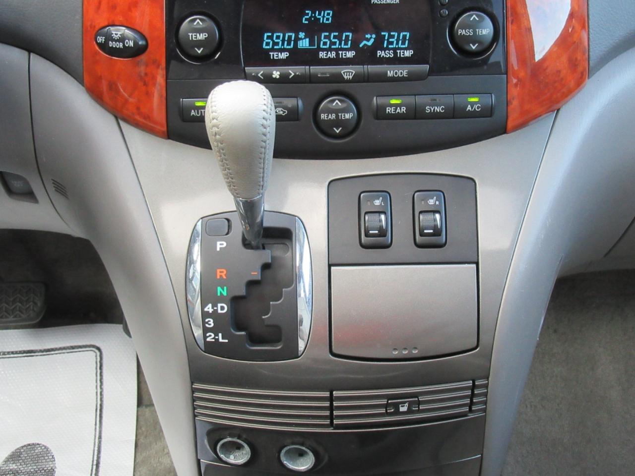 Toyota Sienna XLE 2008