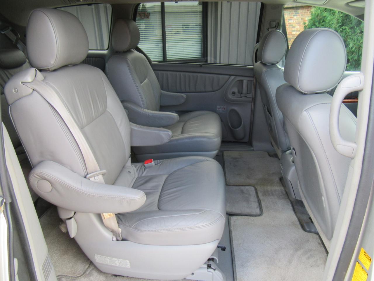 Toyota Sienna XLE 2008
