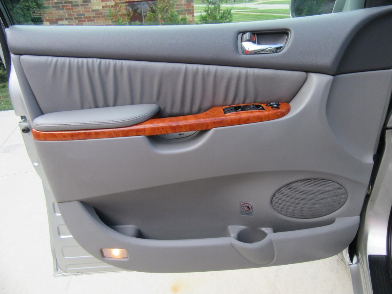 Toyota Sienna XLE 2008