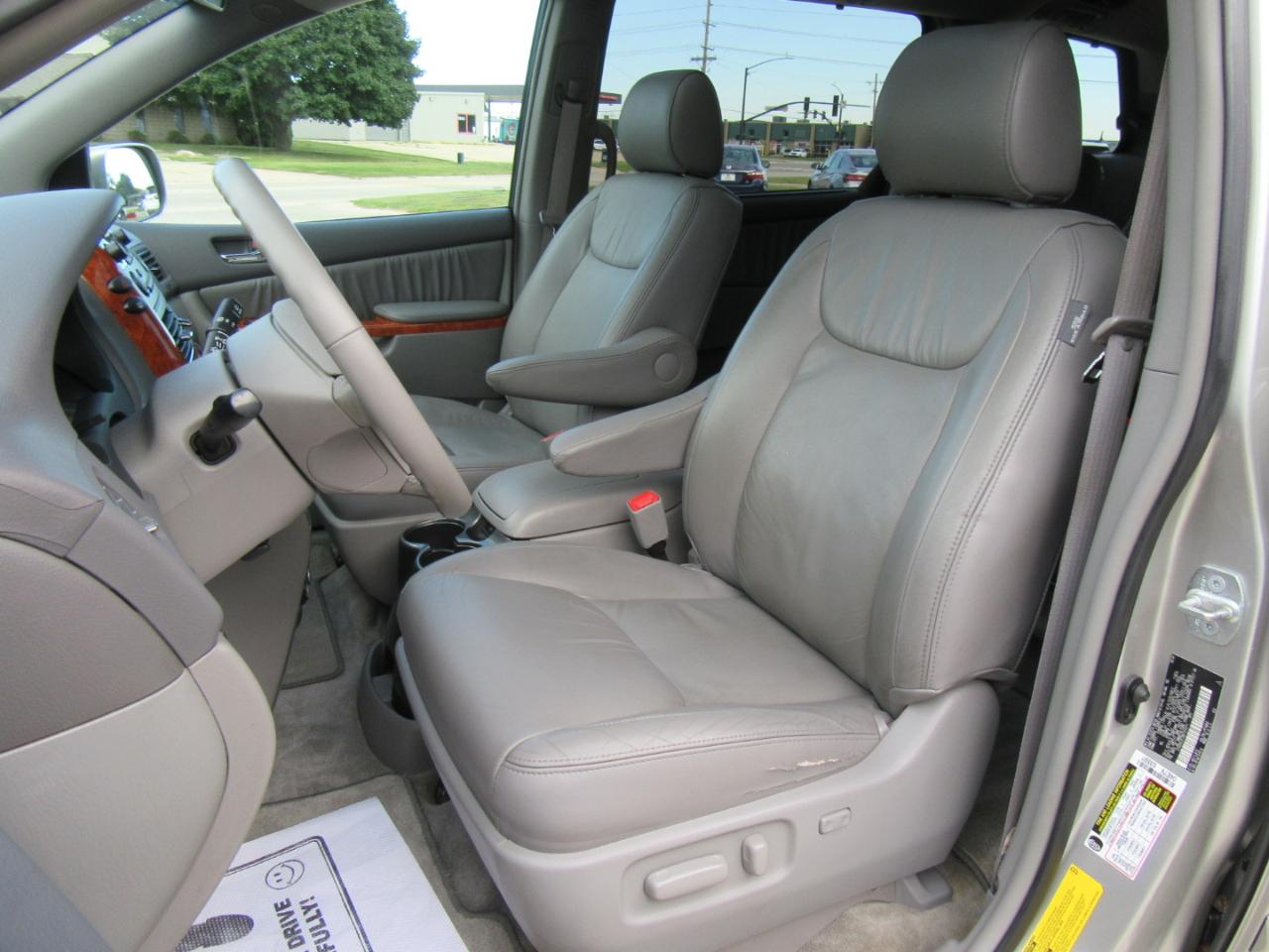 Toyota Sienna XLE 2008