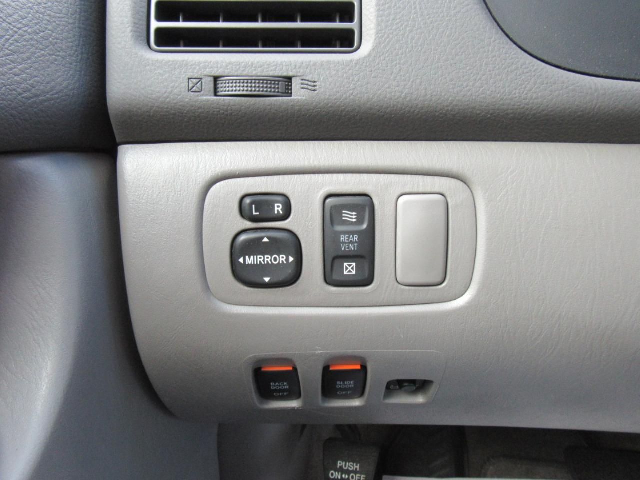 Toyota Sienna XLE 2008