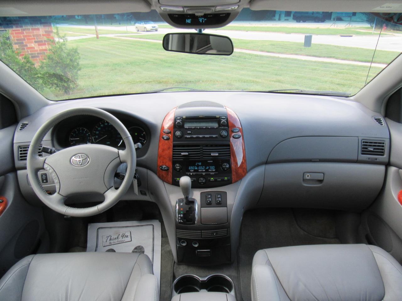 Toyota Sienna XLE 2008