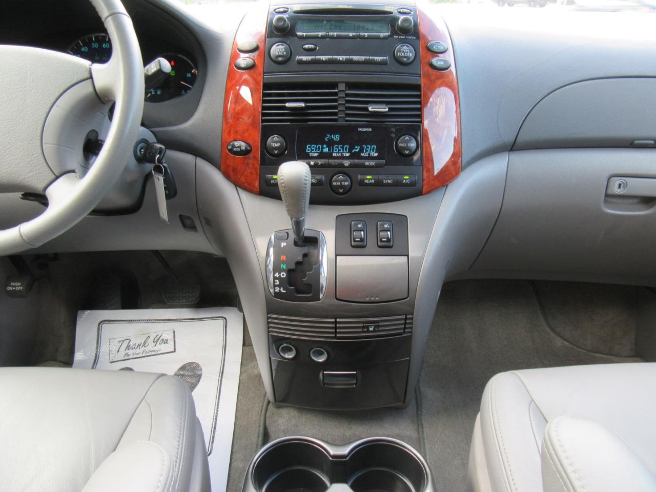 Toyota Sienna XLE 2008