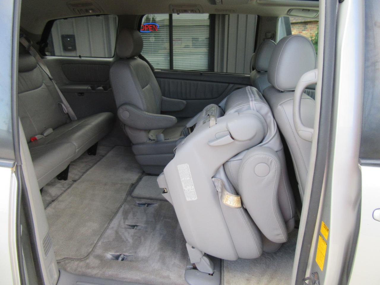 Toyota Sienna XLE 2008