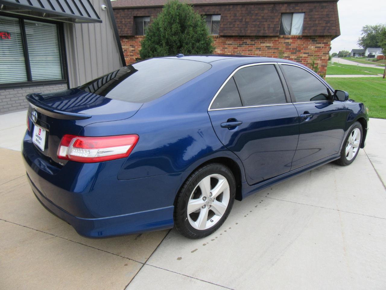 Toyota Camry SE 2011