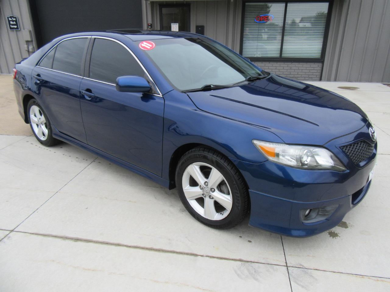Toyota Camry SE 2011