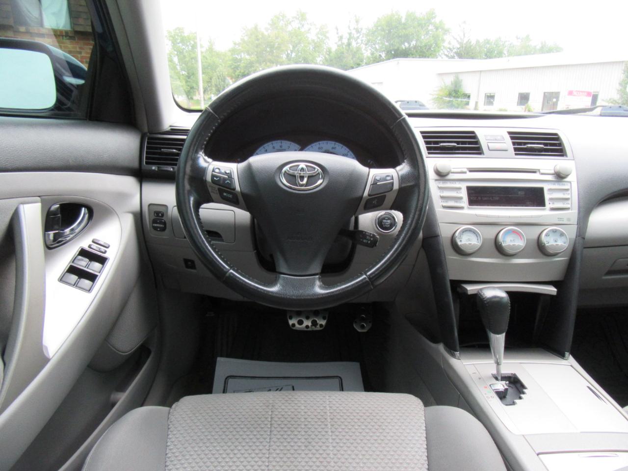 Toyota Camry SE 2011