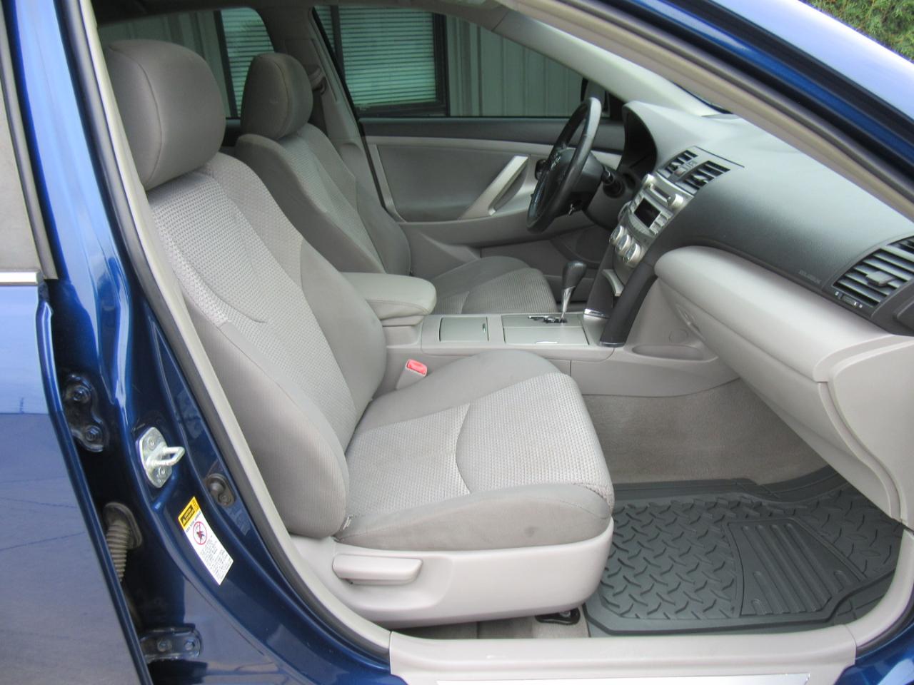 Toyota Camry SE 2011