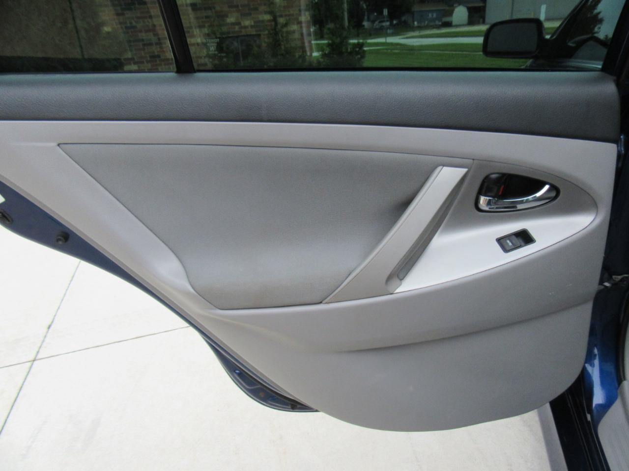 Toyota Camry SE 2011