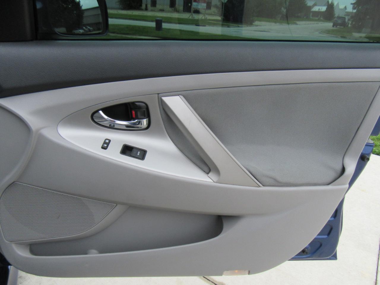 Toyota Camry SE 2011