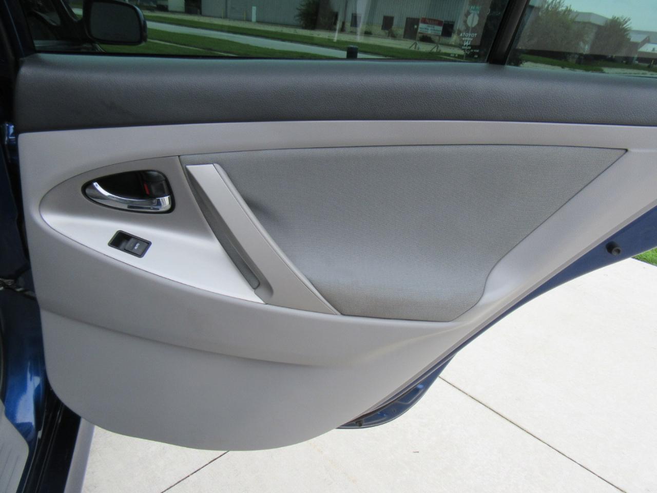 Toyota Camry SE 2011