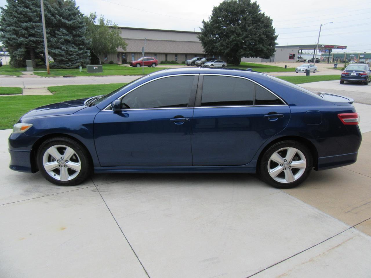 Toyota Camry SE 2011