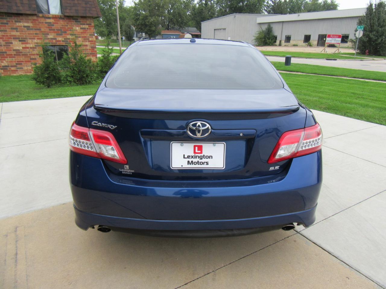 Toyota Camry SE 2011