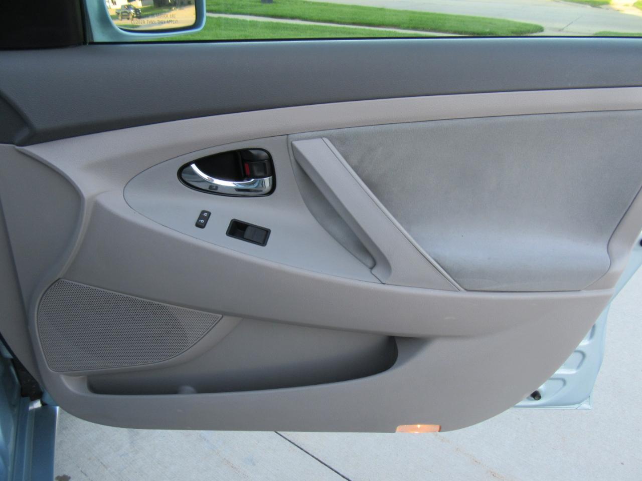 Toyota Camry LE 2009