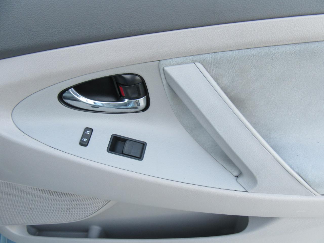 Toyota Camry LE 2009