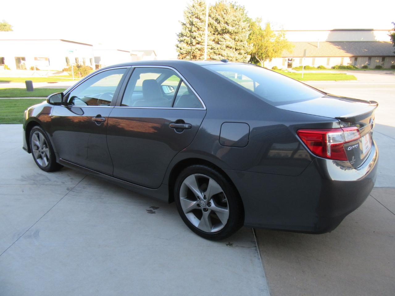 Toyota Camry SE V6 2012