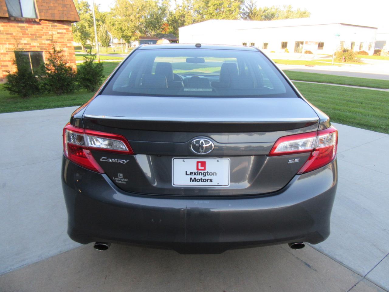 Toyota Camry SE V6 2012